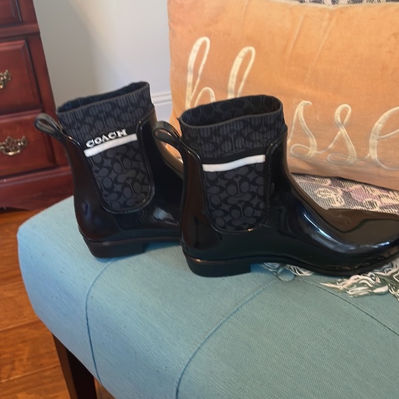 Coach size 9 women’s rain boots. - Picture 4 of 5